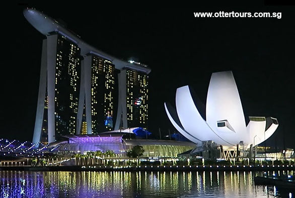 ChinaTown, Seafood Dinner at Popular Hawker Centre and Singapore River Cruise (Half Day Tour Package)