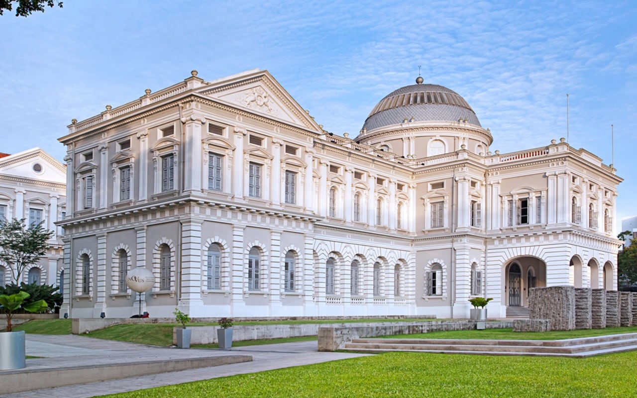 Singapore National Monuments Walking Tour